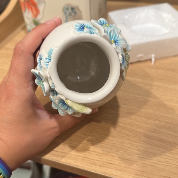 Fitz and Floyd Paisley Park Friendship Vase - Picture 4 of 6